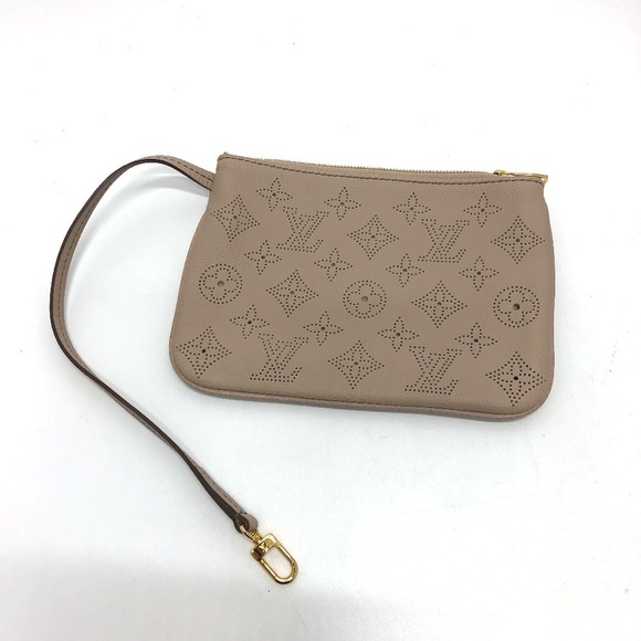 Louis Vuitton Mahina XS MM Shoulder Bag Beige - Picture 11 of 12